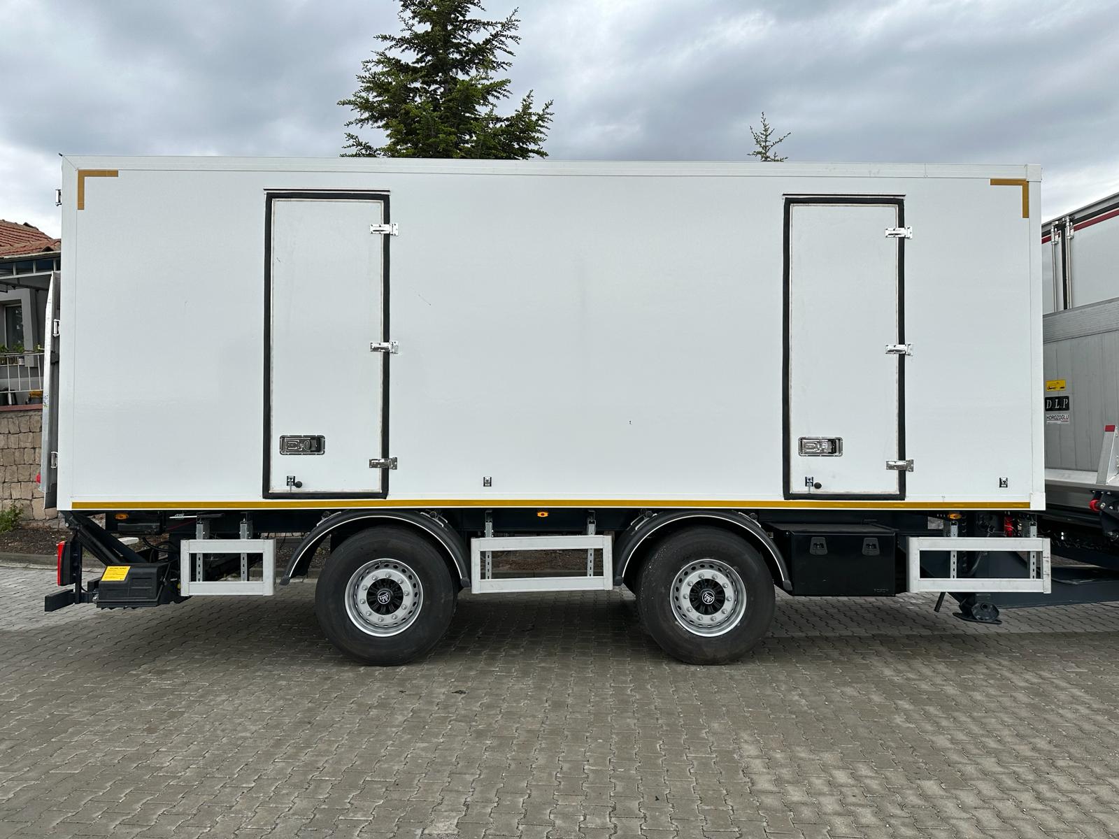 18000 kg 2-Axle Central Box Body Trailer (Dry Cargo, WABCO EBS, CTP Body)
